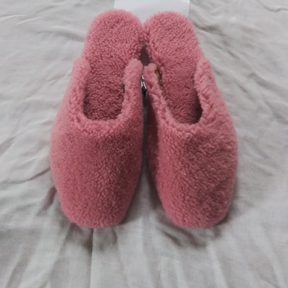 Sleeper Shearling Slippers - Pink - Sz 8 - Picture 2 of 6